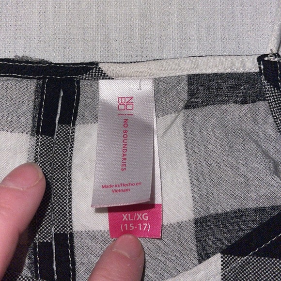 No Boundaries tank top sz XL (15/17) - Picture 2 of 6
